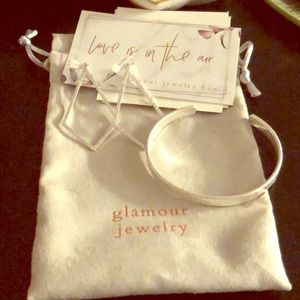 Glamour Jewelry hammered silver set